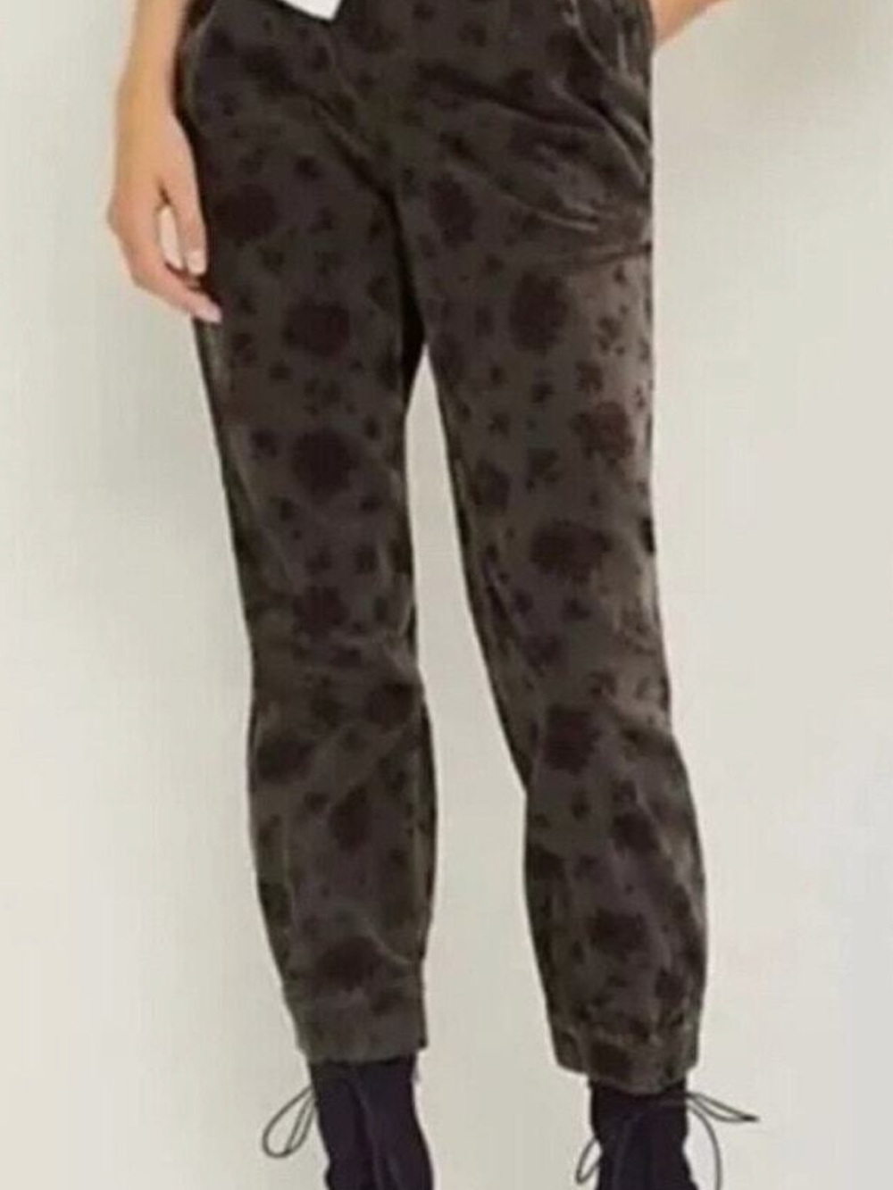 Anthropologie Kalea grey corduroy Floral Jogger Pants